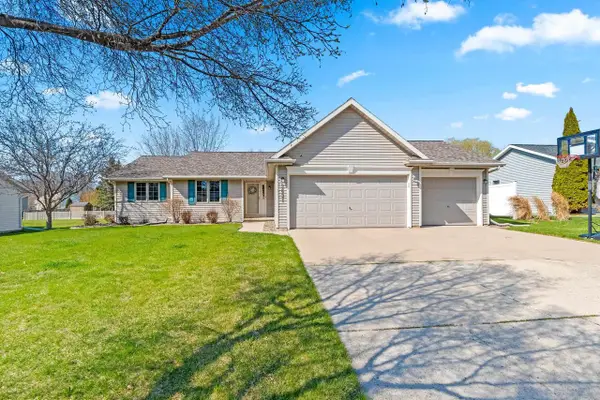 2621 GREENBRIER ROAD, Green Bay, WI 54311
