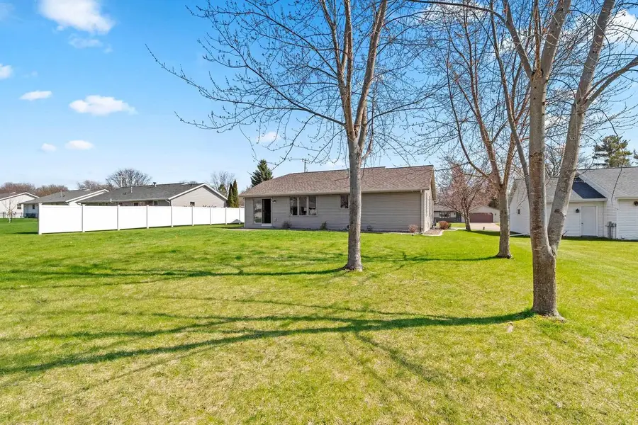 2621 GREENBRIER ROAD, Green Bay, WI 54311 - #2