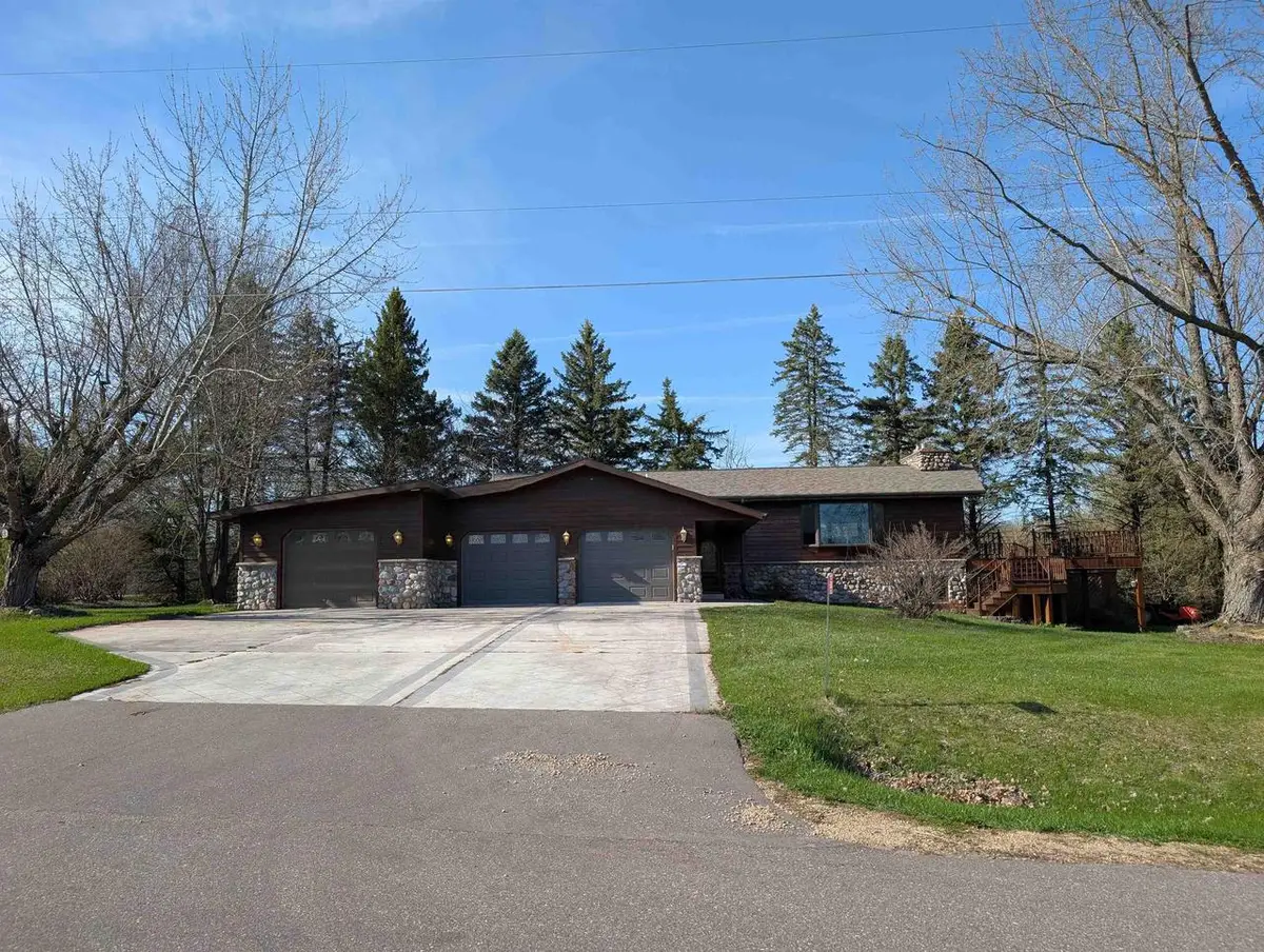 8110 E RITCHIE LANE, New London, WI 54961 - #1
