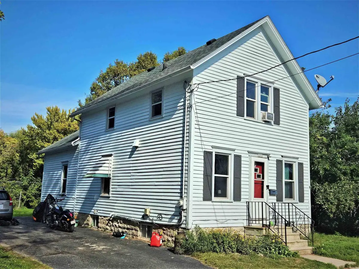 1212 CARR PLACE, Oshkosh, WI 54901 - #1