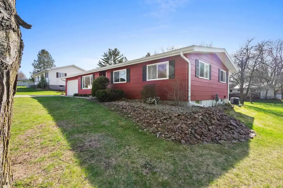1355 E ZINGLER AVENUE, Shawano, WI 54166 - #2