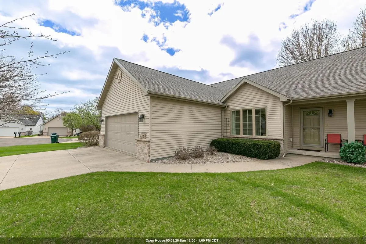 4741 WESTBROOK COURT, Appleton, WI 54914 - #1