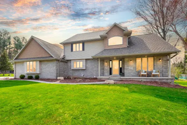 377 RIVERWOOD LANE, Green Bay, WI 54313