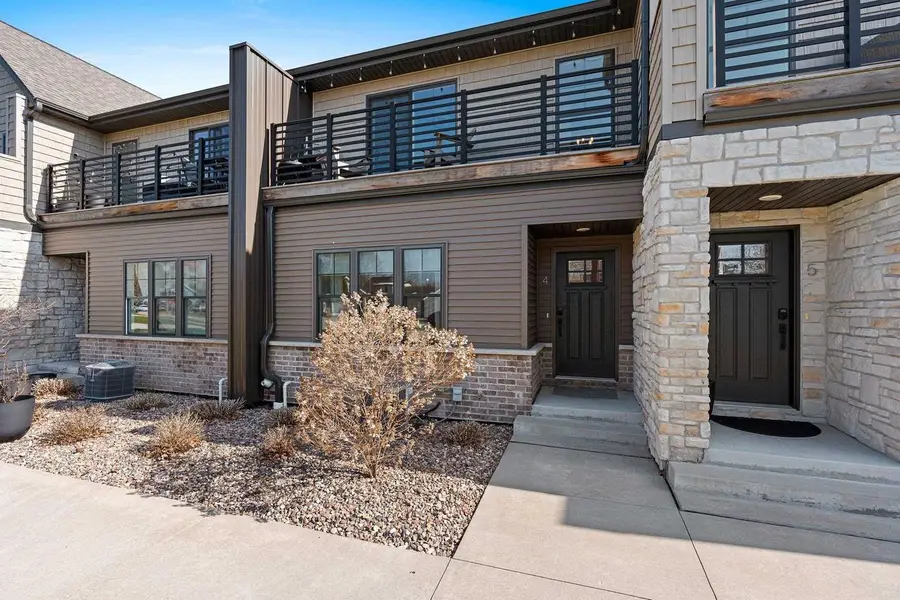 755 WILLIAM STREET  #4, De Pere, WI 54115 - #3