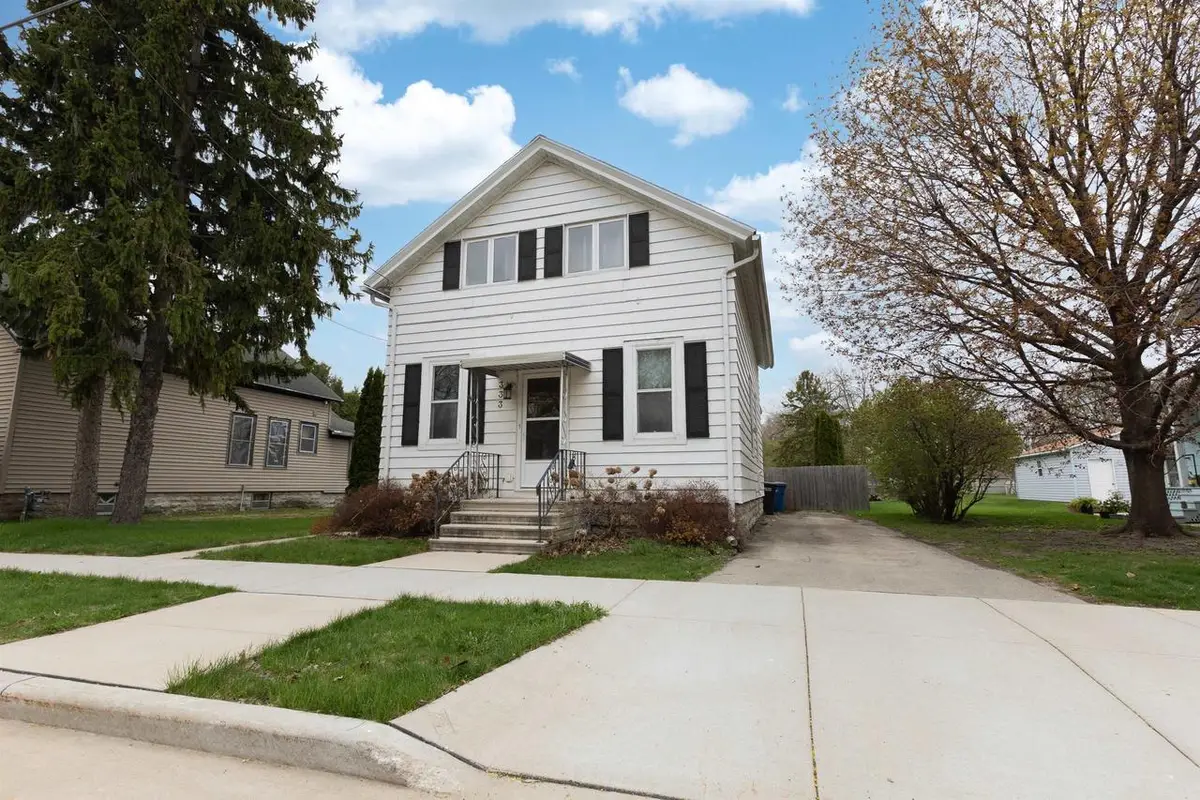 333 ROSALIA STREET, Oshkosh, WI 54901 - #1