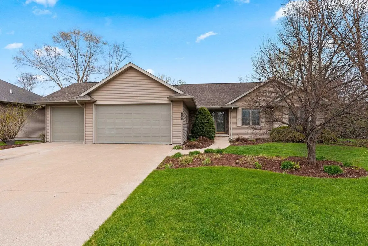 1890 WHITE WOLF LANE, Kaukauna, WI 54130 - #1