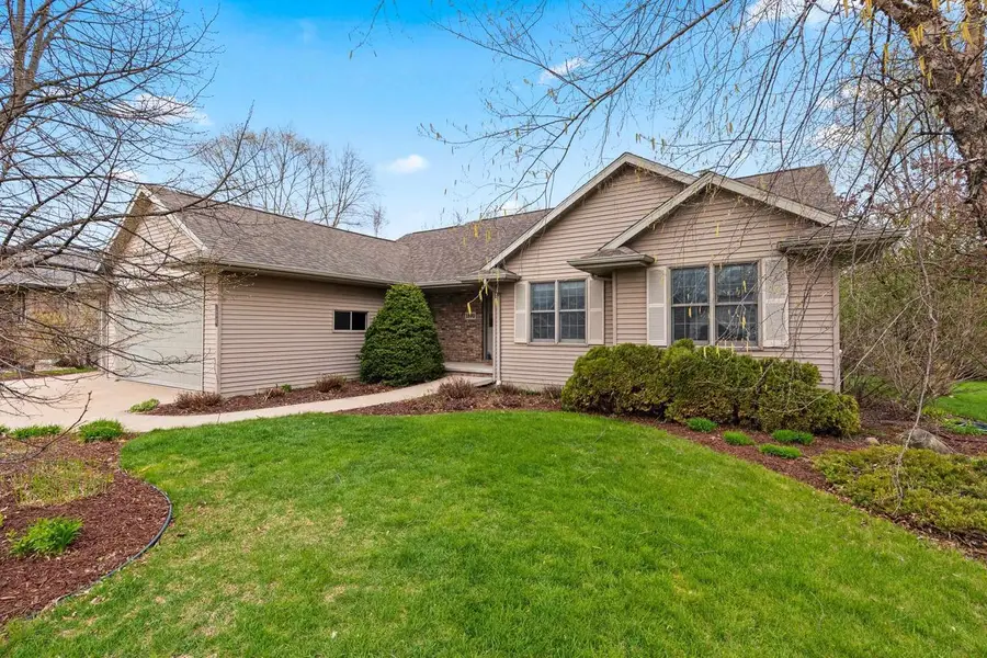 1890 WHITE WOLF LANE, Kaukauna, WI 54130 - #2