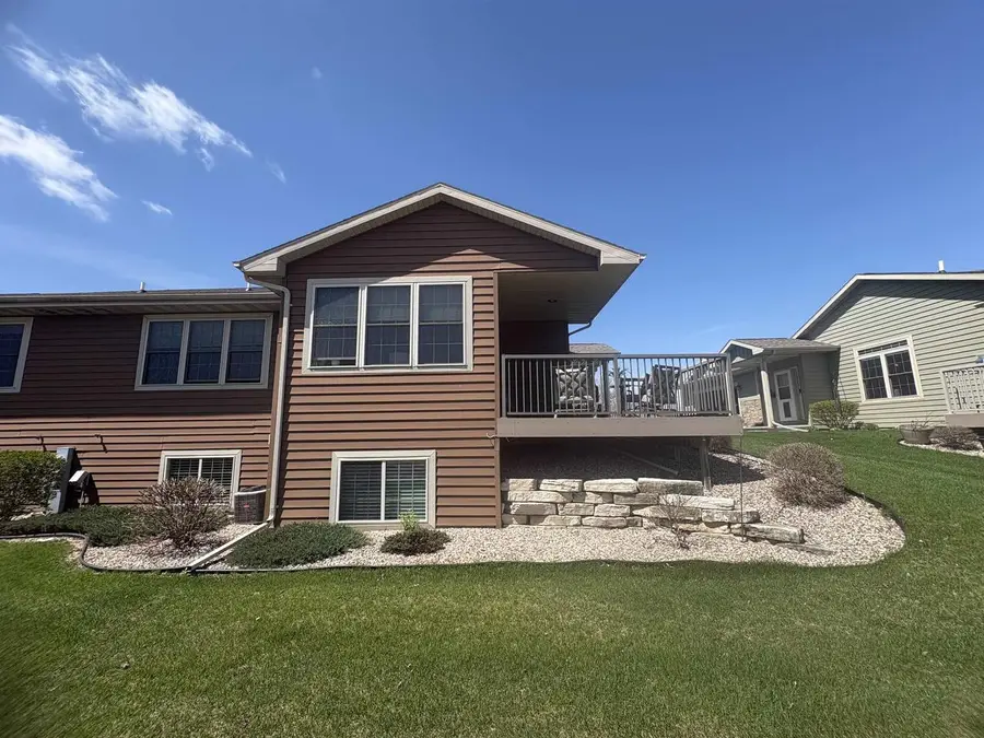 1256 CAMERON CIRCLE, Neenah, WI 54956 - #3