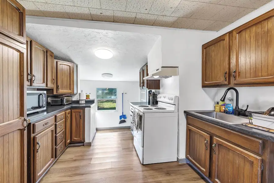 130 SUMMIT STREET, Pulaski, WI 54162 - #3