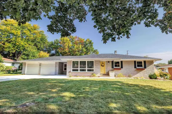 976 WATERMOLEN AVENUE, Green Bay, WI 54304