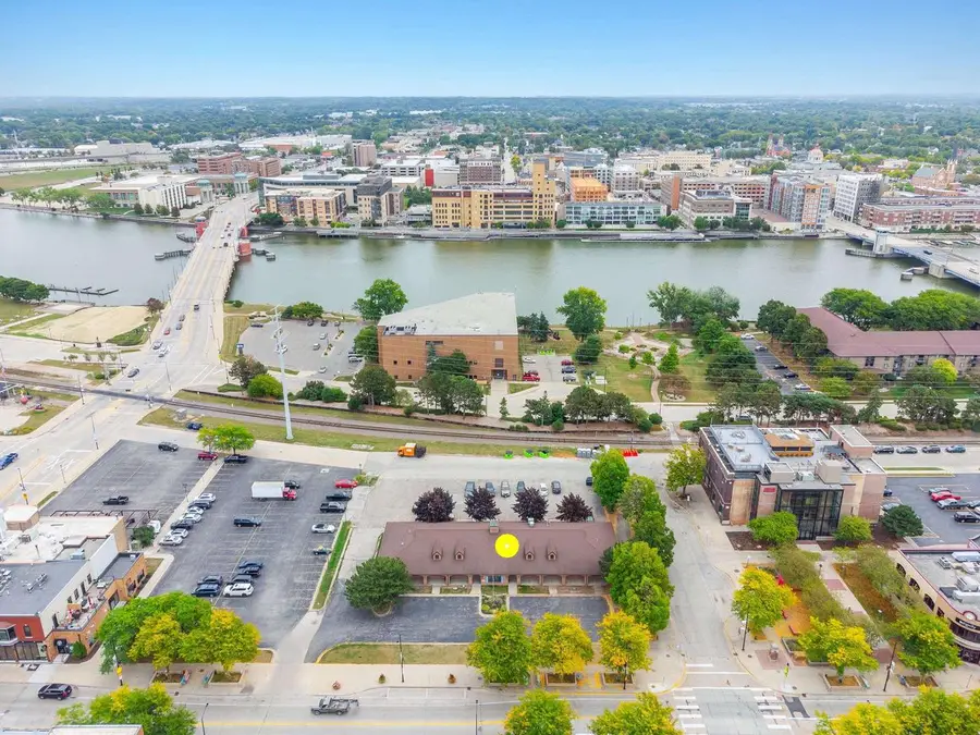 200 N BROADWAY, Green Bay, WI 54303 - #2