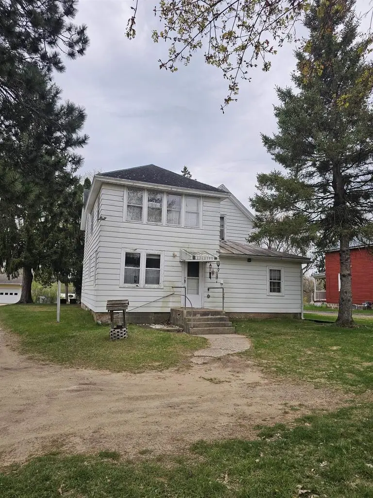 320 E PARK STREET, Neshkoro, WI 54960 - #1