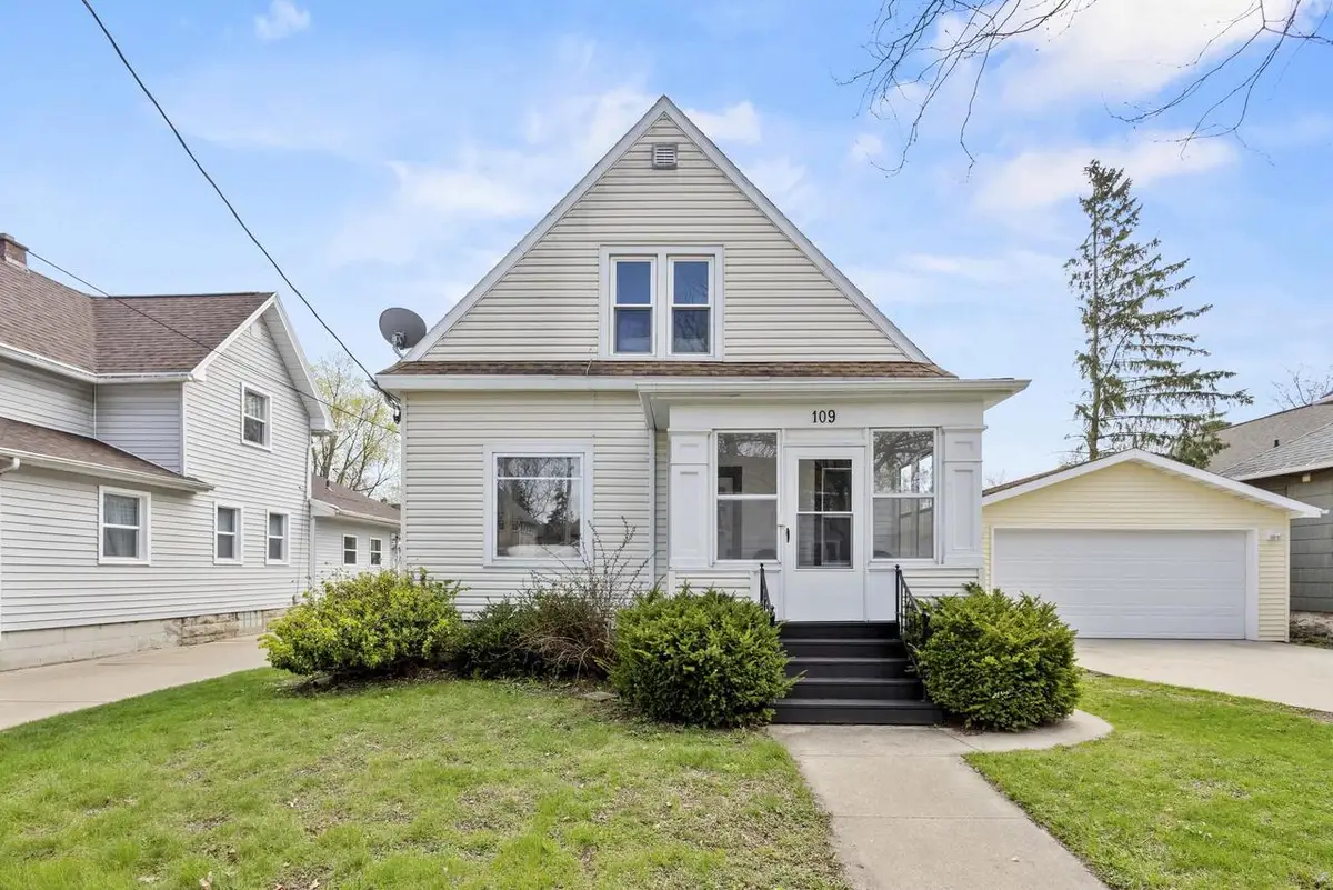 109 E HANCOCK STREET, Appleton, WI 54911 - #1