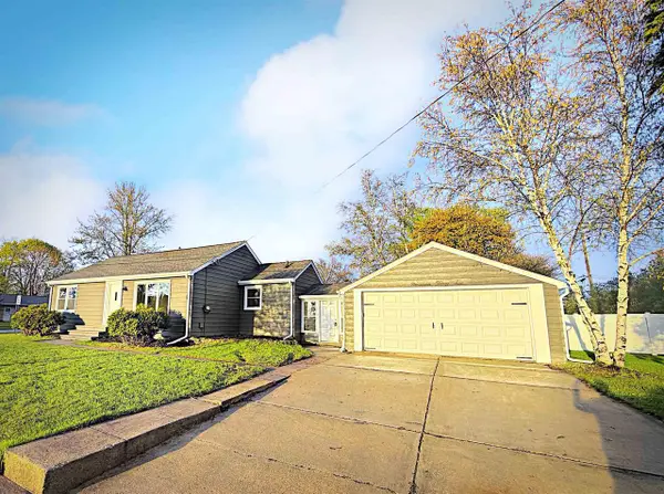 1936 N MASON STREET, Appleton, WI 54914