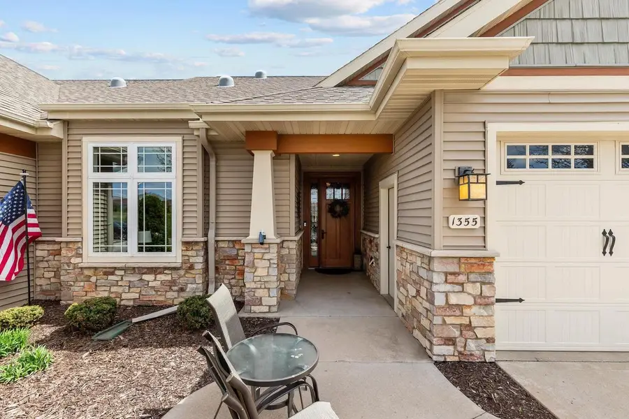 1355 PRAIRIE LAKE CIRCLE, Neenah, WI 54956 - #2