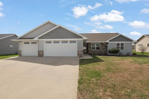 1657 RED OAK STREET, Green Bay, WI 54313