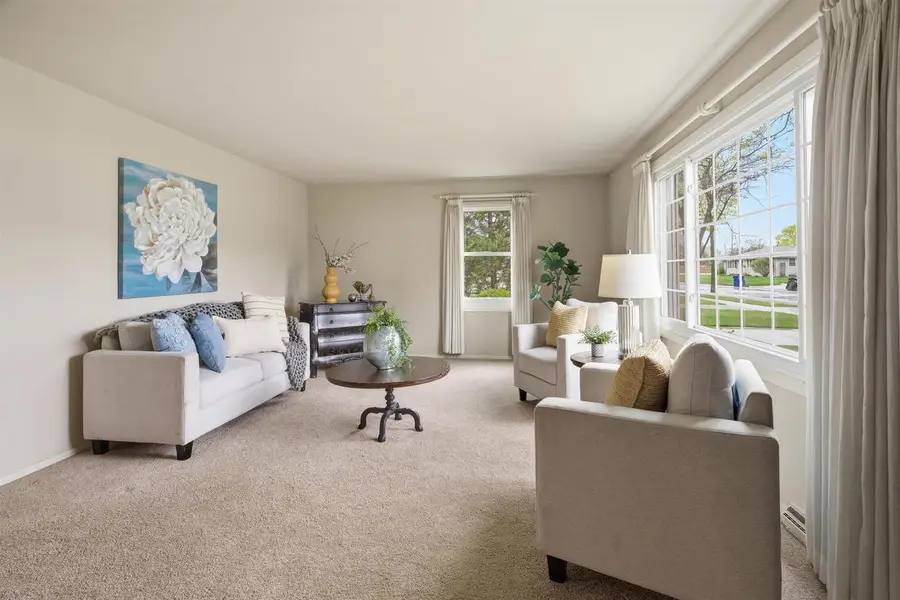 2717 N ELMWOOD COURT, Appleton, WI 54911 - #2