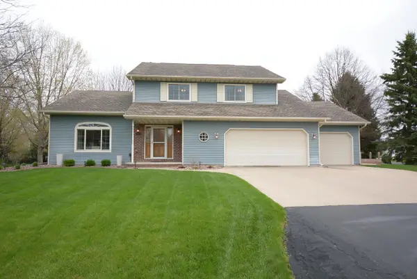 140 OVERLAND TRAIL, Oshkosh, WI 54904