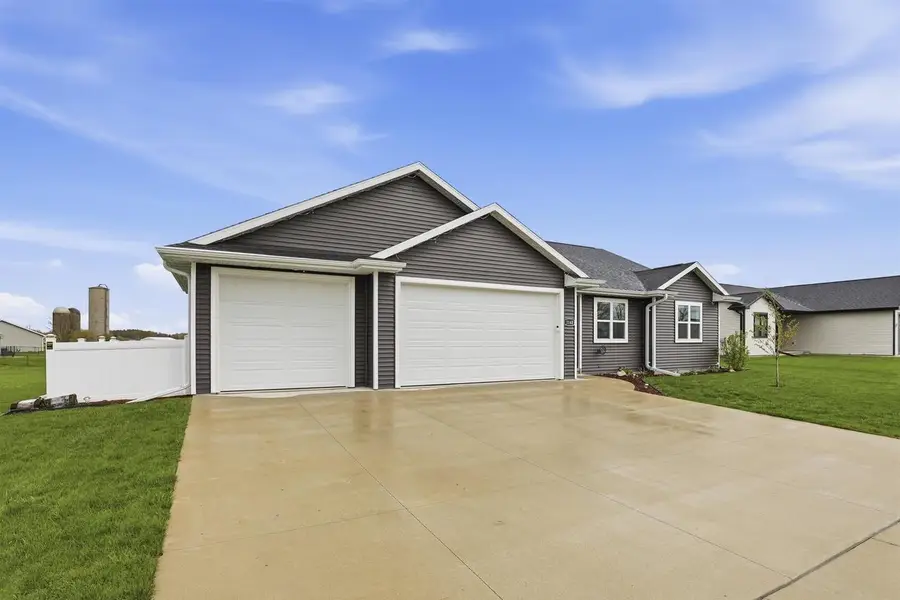 3140 S WEILER ROAD, Kaukauna, WI 54130 - #2