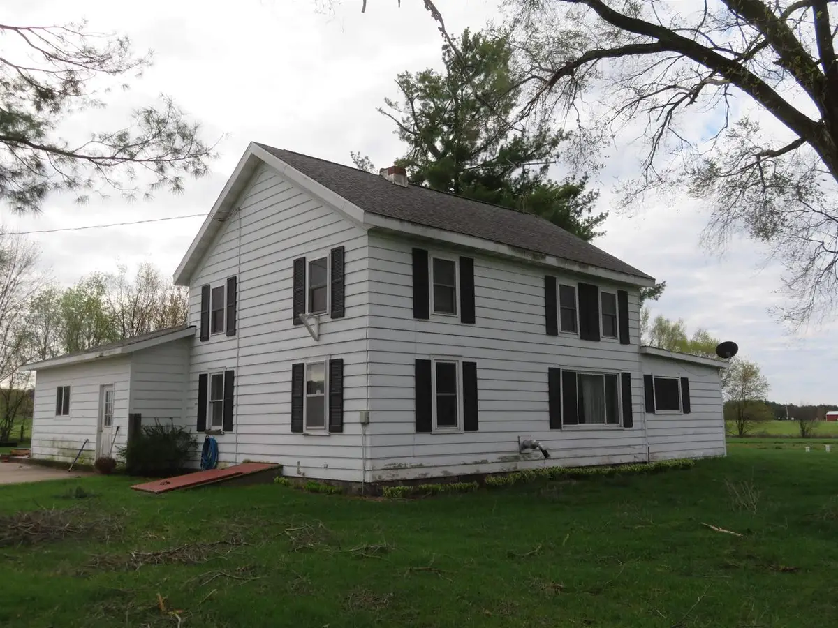 N6782 STATE ROAD 49, Iola, WI 54945 - #1