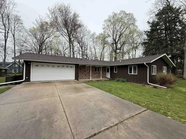 925 E RIDLINGTON AVENUE, Shawano, WI 54166