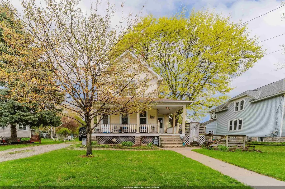 332 ROSALIA STREET, Oshkosh, WI 54901 - #1