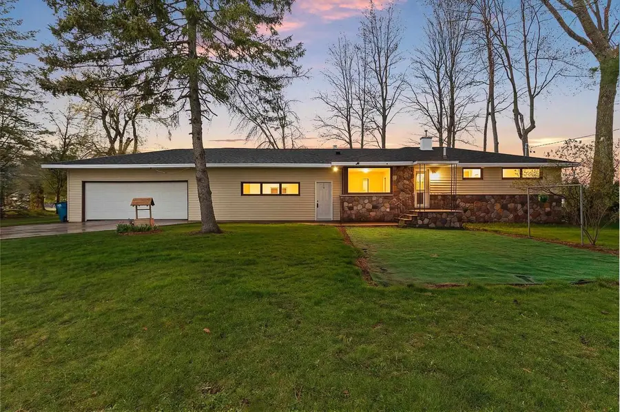 W8314 RUSTIC DRIVE, Clintonville, WI 54929 - #2