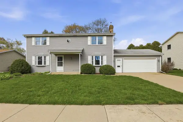 3113 N PEACHTREE LANE, Appleton, WI 54911