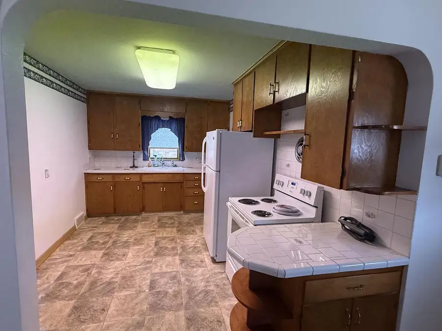 316 E STEVENS STREET, Shawano, WI 54166 - #2