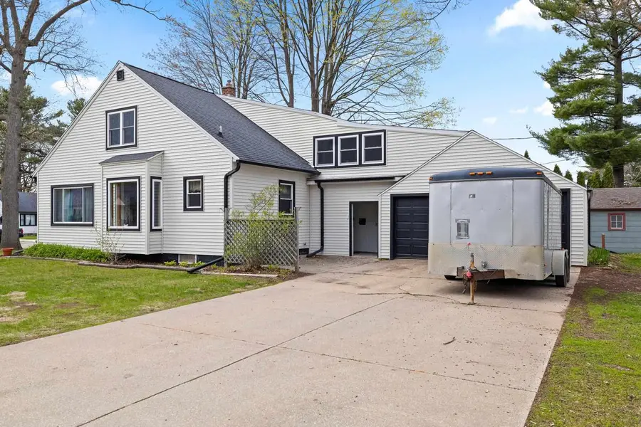 1046 S LUTZ STREET, Shawano, WI 54166 - #2