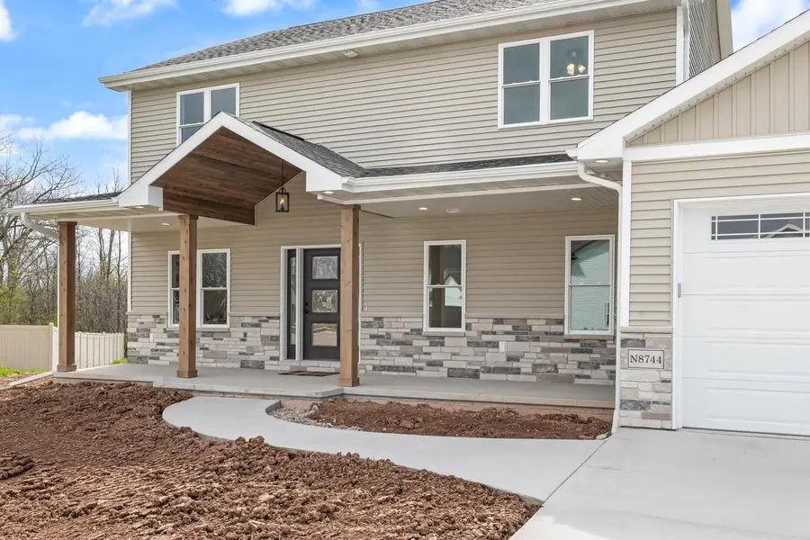 N8744 CONNOR CIRCLE, Menasha, WI 54952 - #2