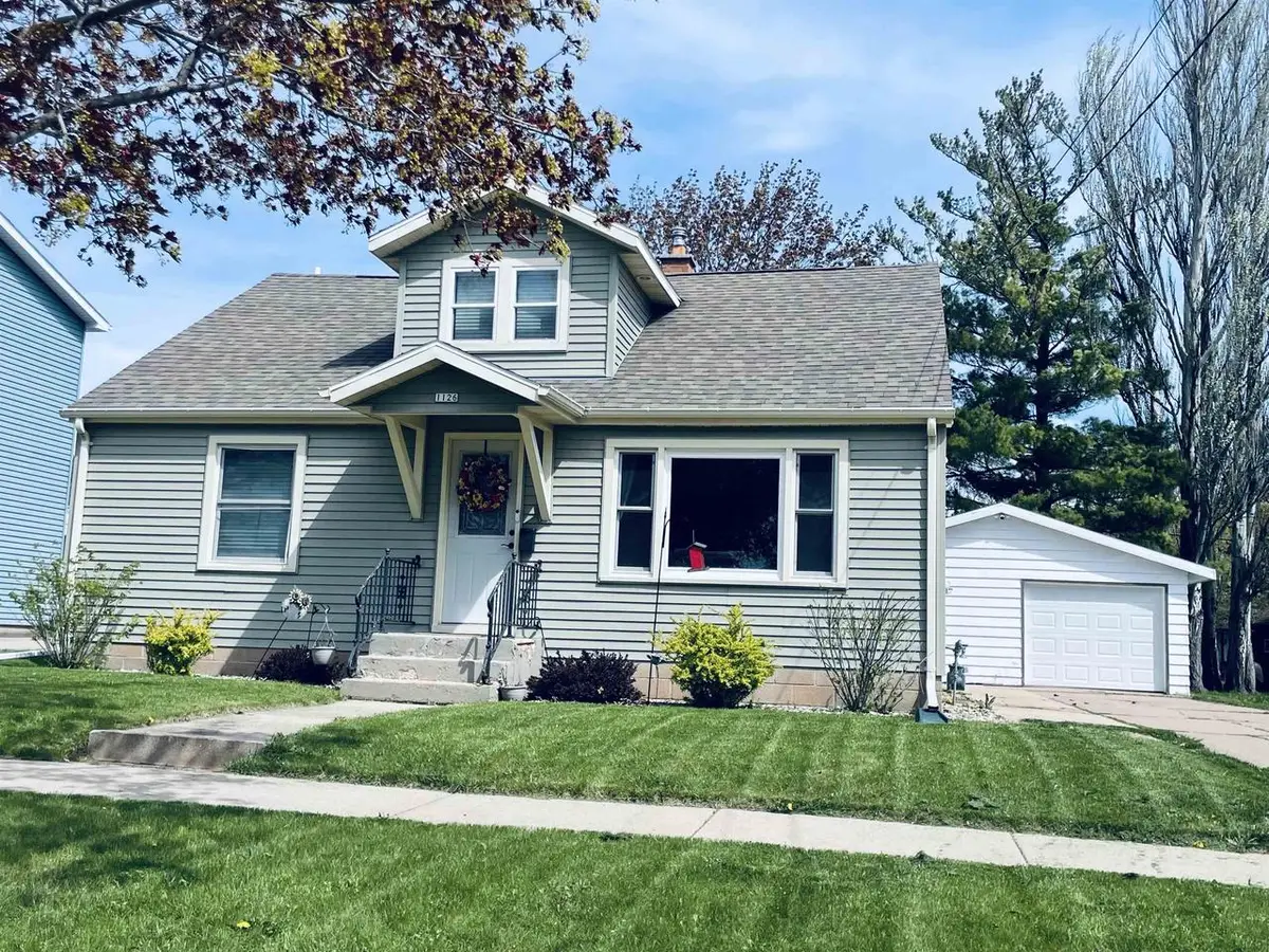 1126 TAFT AVENUE, Oshkosh, WI 54902 - #1