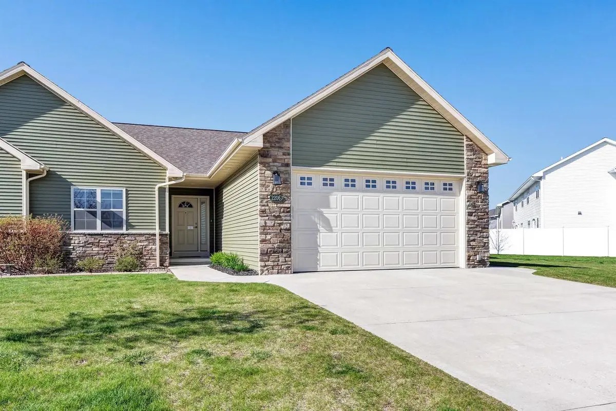 2206 BLUE STEM LANE, De Pere, WI 54115 - #1