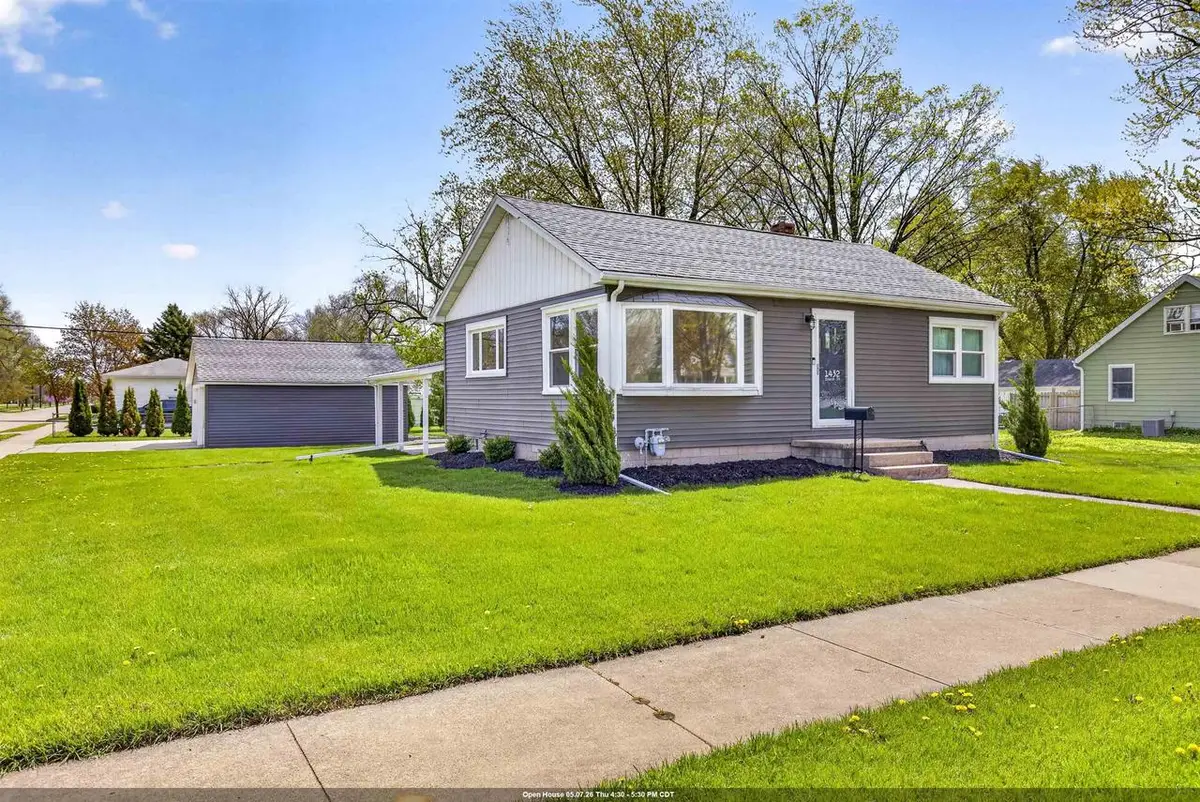 1432 EVANS STREET, Oshkosh, WI 54901 - #1