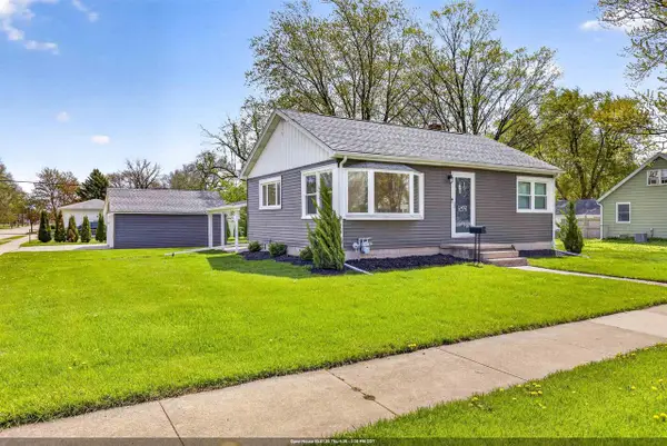 1432 EVANS STREET, Oshkosh, WI 54901