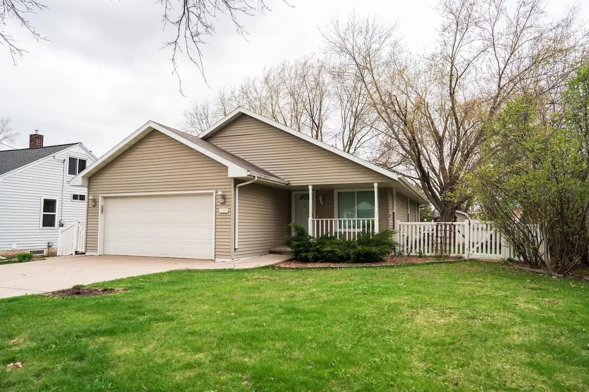 2220 GLENDALE AVENUE, Green Bay, WI 54303 - #1