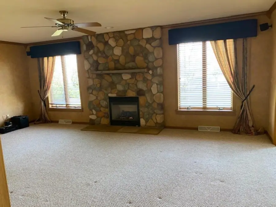 W5912 BLUE BONNET DRIVE, Appleton, WI 54915 - #3