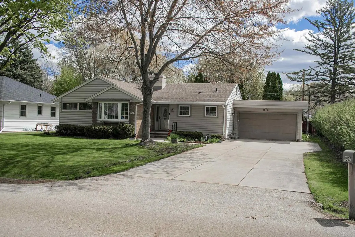 1967 PALISADES DRIVE, Appleton, WI 54915 - #1