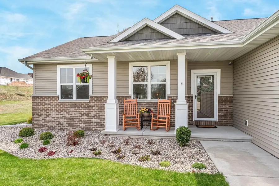 889 W HUBBLE LANE, Appleton, WI 54913 - #3