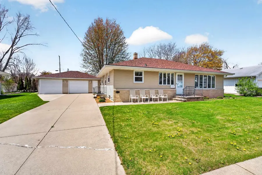 2101 WELHOUSE DRIVE, Kaukauna, WI 54130 - #2