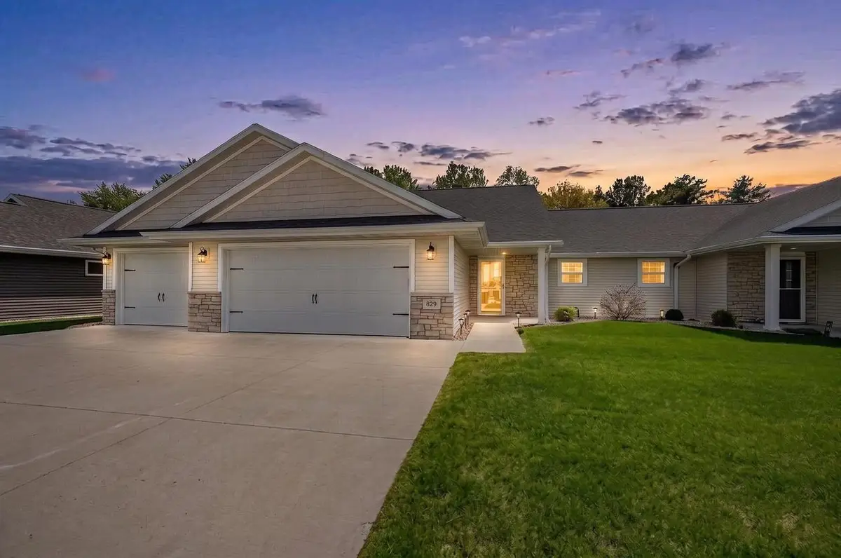 829 SHARON LANE, Pulaski, WI 54162 - #1