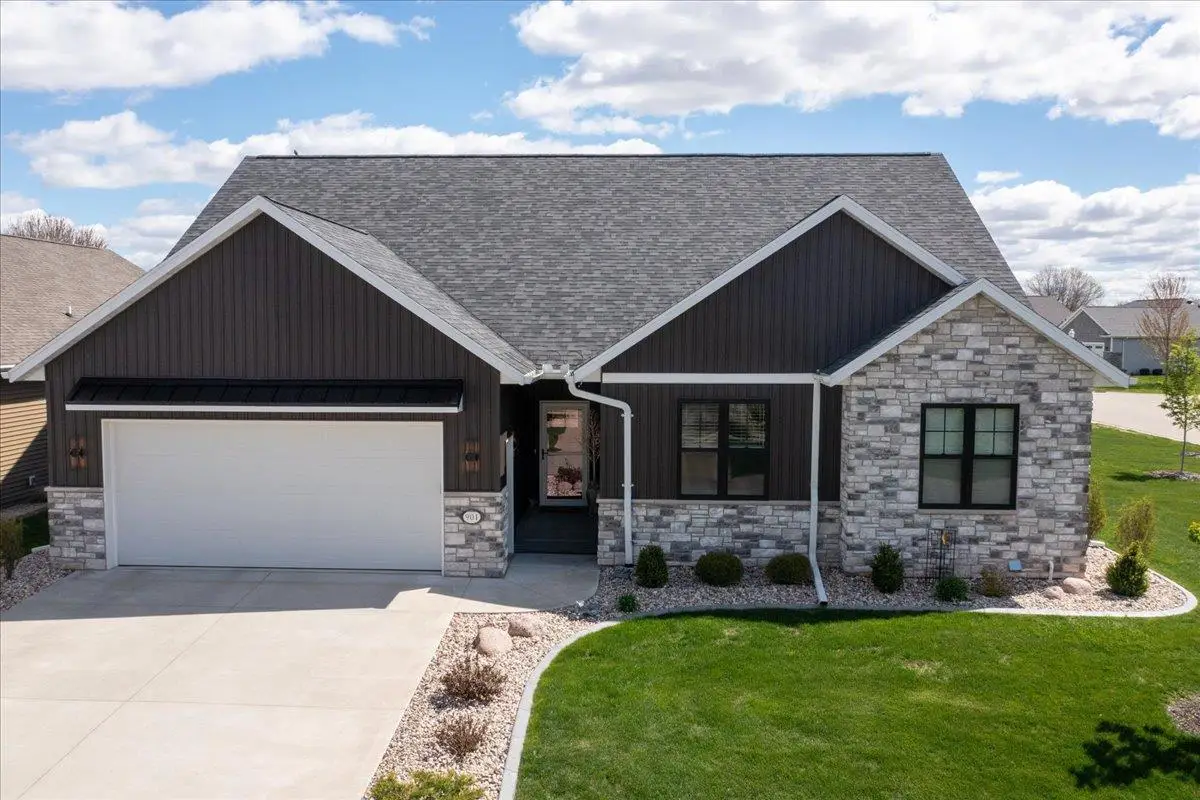 901 CLOVER COURT, Menasha, WI 54952 - #1