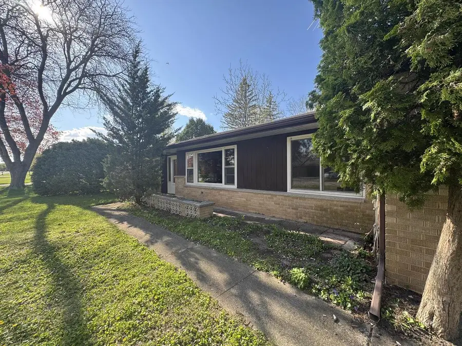 22 WELLE DRIVE, Oshkosh, WI 54902 - #2