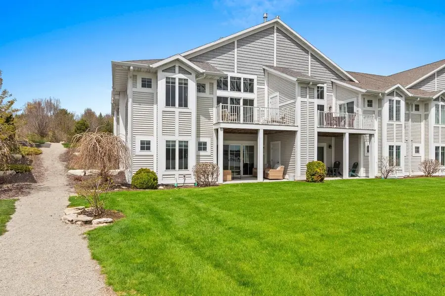 2617 BAY HARBOR CIRCLE  #4, Green Bay, WI 54304 - #3