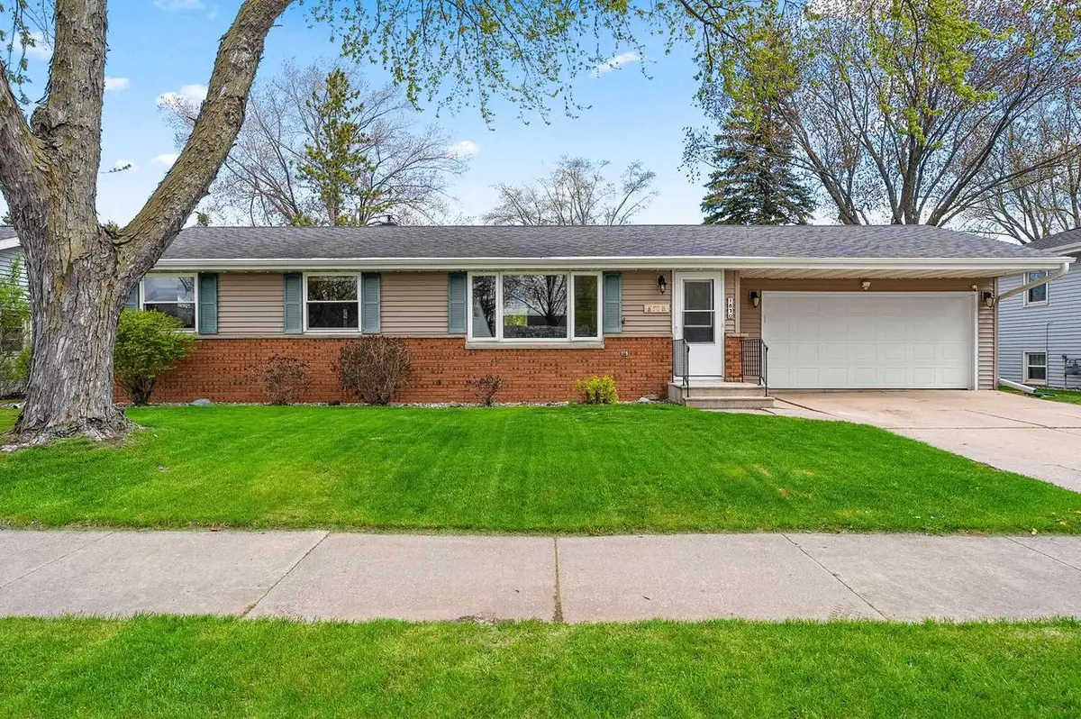 1870 GARY LANE, Green Bay, WI 54303 - #1