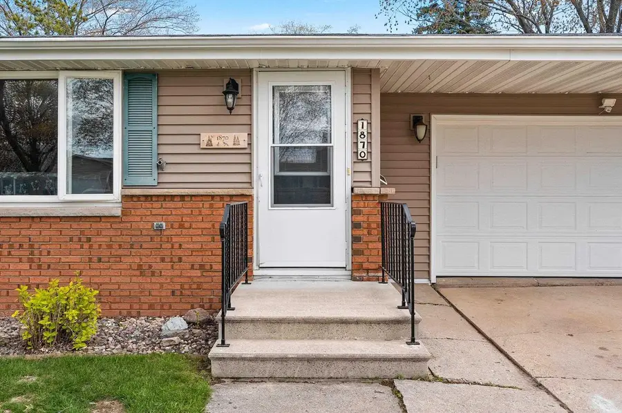 1870 GARY LANE, Green Bay, WI 54303 - #3