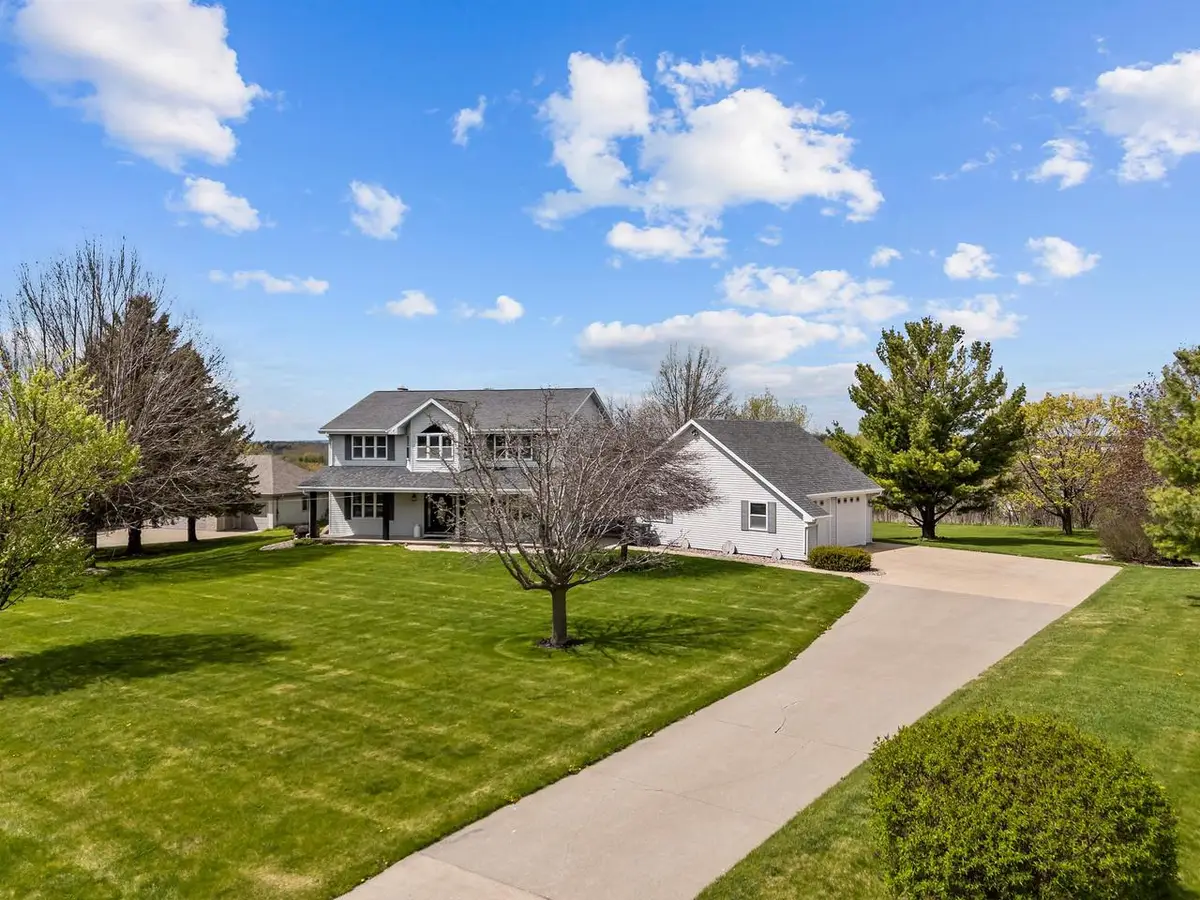 W8078 HILLCREST COURT, Hortonville, WI 54944 - #1