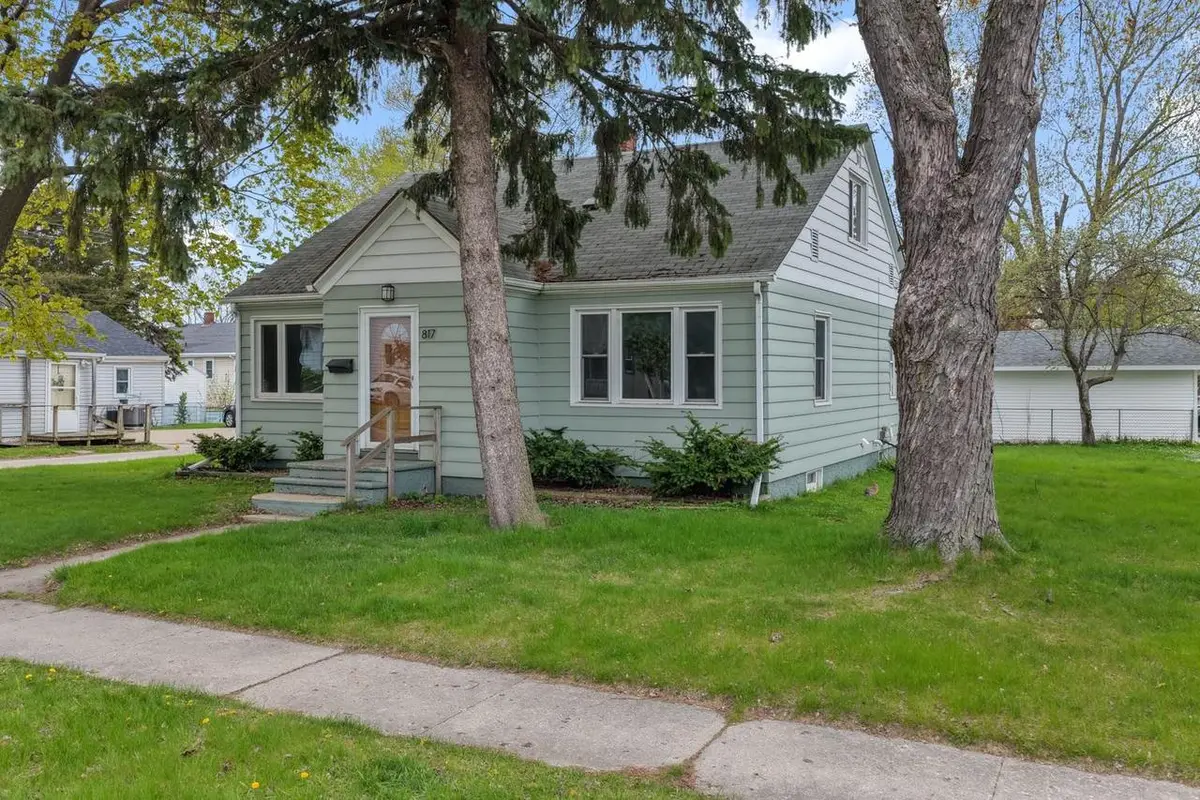 817 N HENRY STREET, Green Bay, WI 54302 - #1