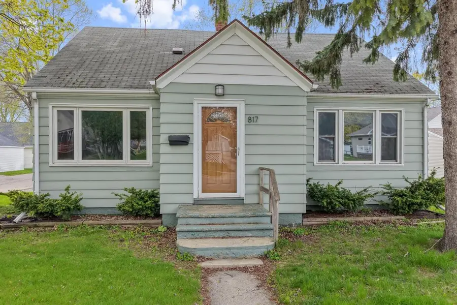 817 N HENRY STREET, Green Bay, WI 54302 - #2