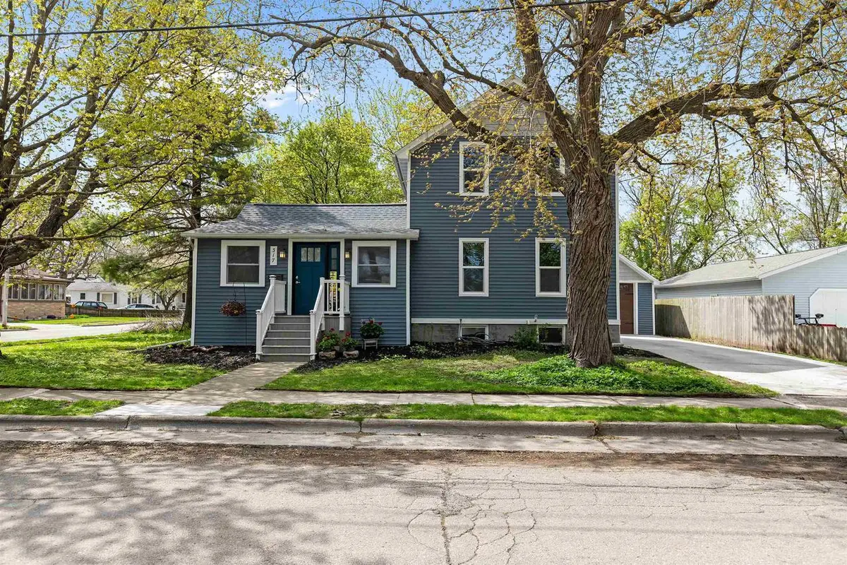 317 HEWITT STREET, Neenah, WI 54956 - #1